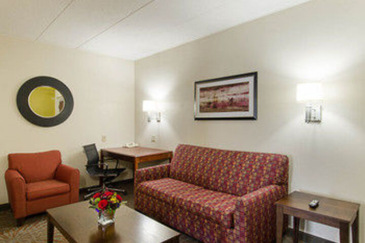 Room 23 of 28