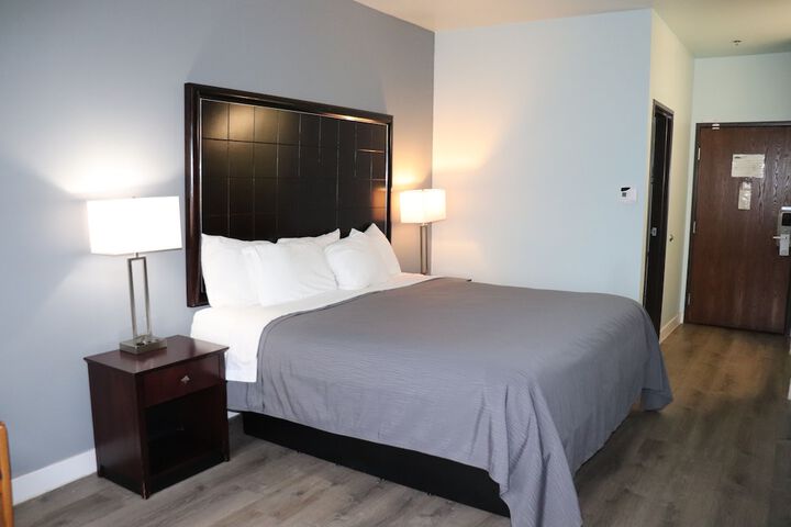 Room 4 of 55
