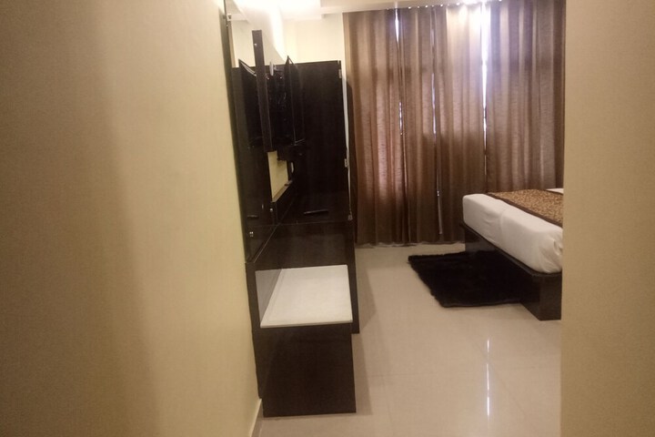 Room 11 of 61