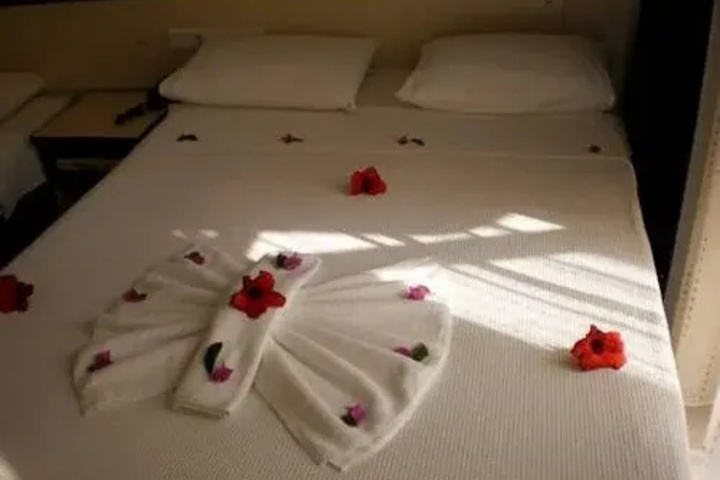 Room 5 of 23