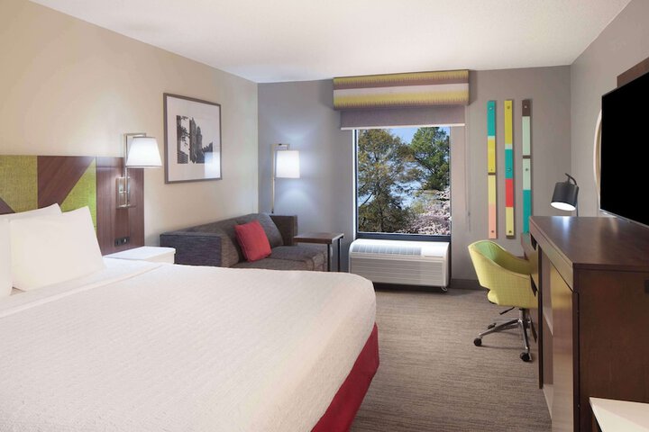 Room 12 of 28