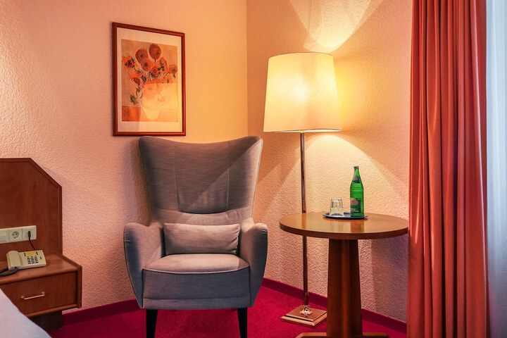 Room 12 of 43