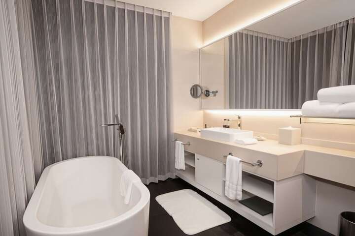 Room 65 of 77