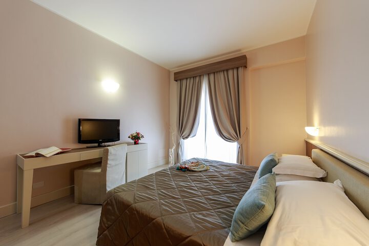 Room 9 of 55
