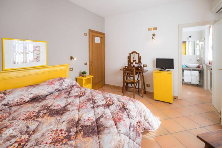 Room 12 of 66