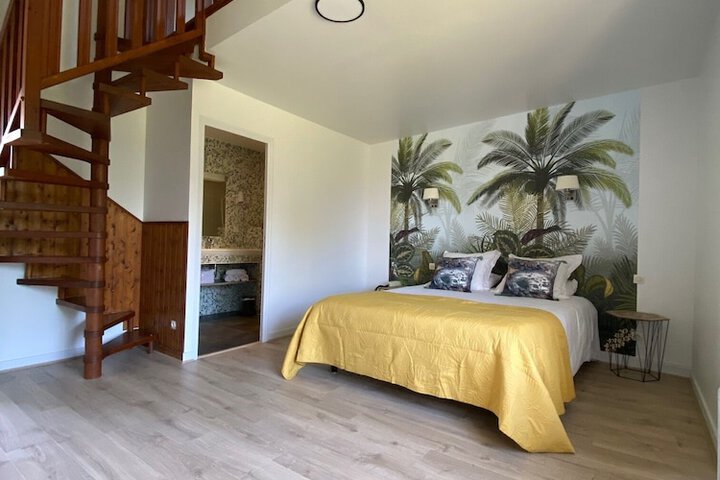 Room 5 of 66