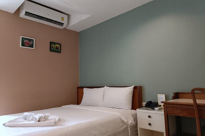Room 40 of 87