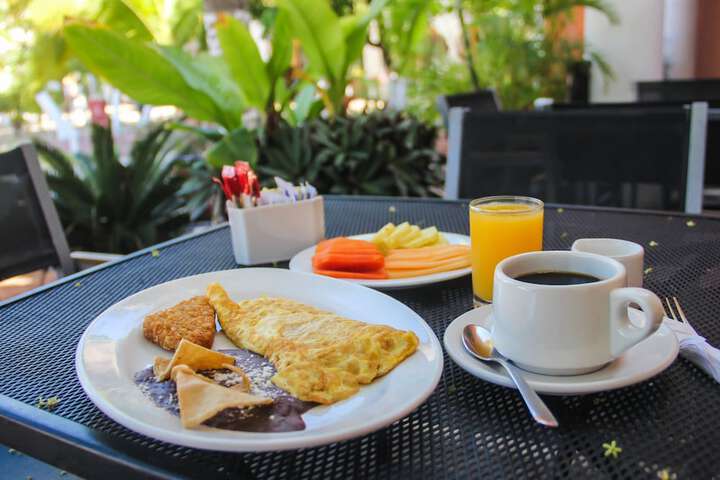 Breakfast/Coffee Service 29 of 42