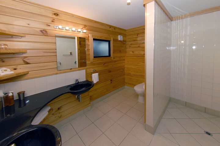 Room 16 of 37