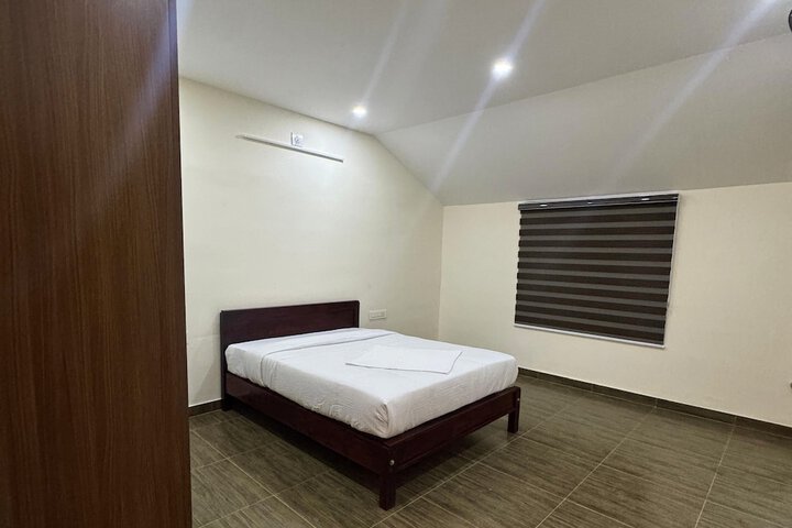 Room 7 of 10