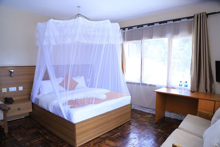 Room 4 of 52