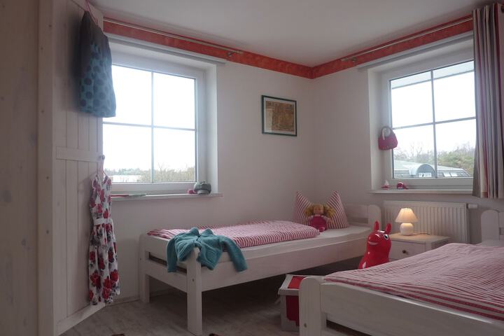 Room 25 of 77