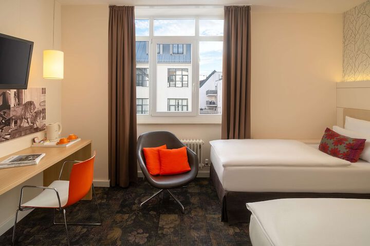 Room 41 of 119
