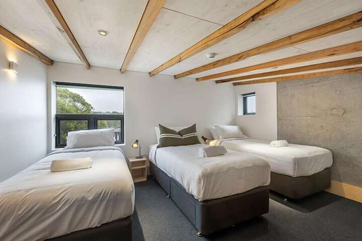 Room 7 of 34