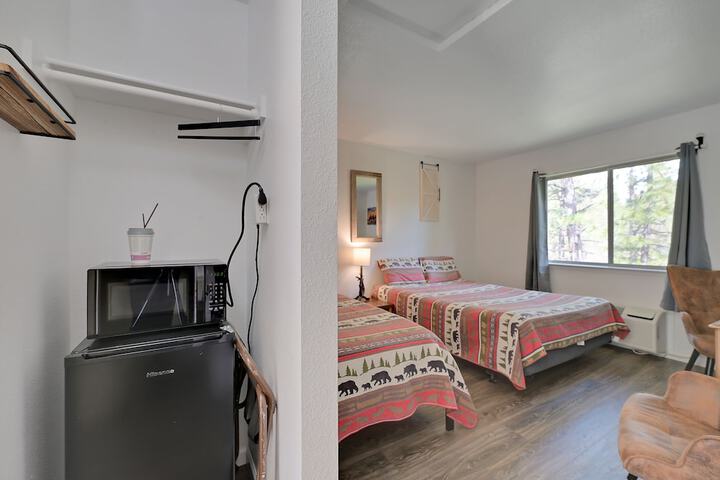 1 Queen Bed (1 of 103)