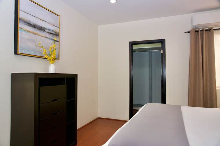 Room 33 of 159