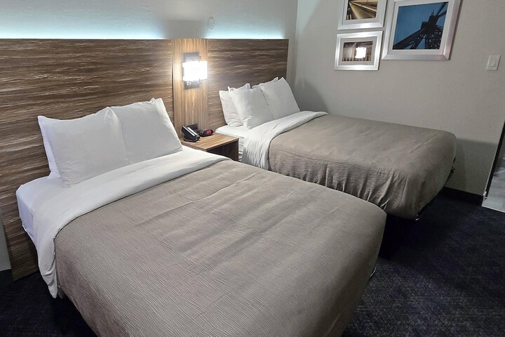 Room 20 of 38