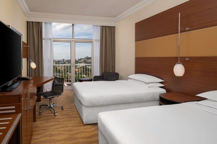 Room 27 of 146