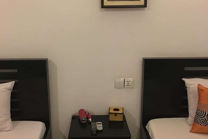 Room 15 of 32