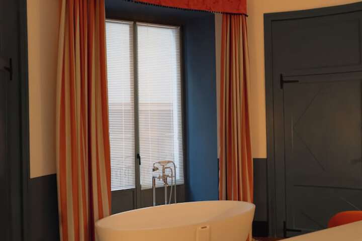 Room 35 of 54