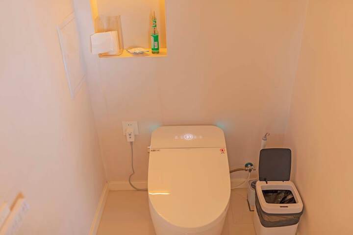 Room 44 of 103