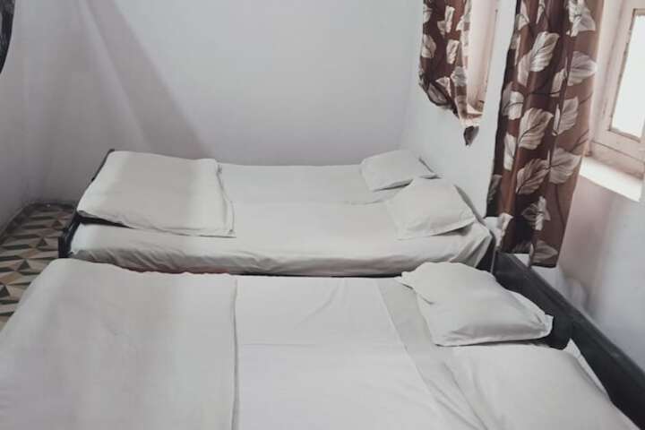 Room 5 of 13