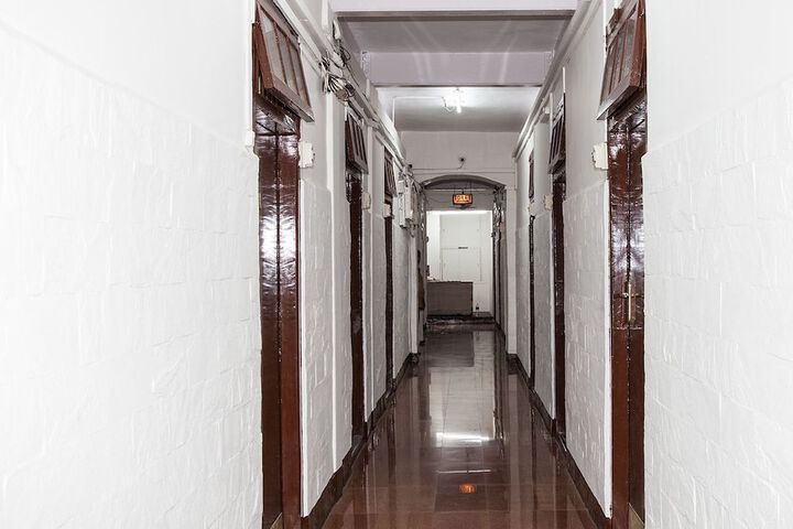 Ballroom/Hall 17 of 19