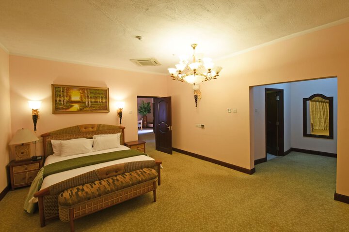 Room 5 of 66