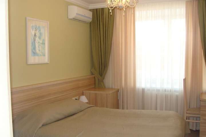 Room 7 of 26