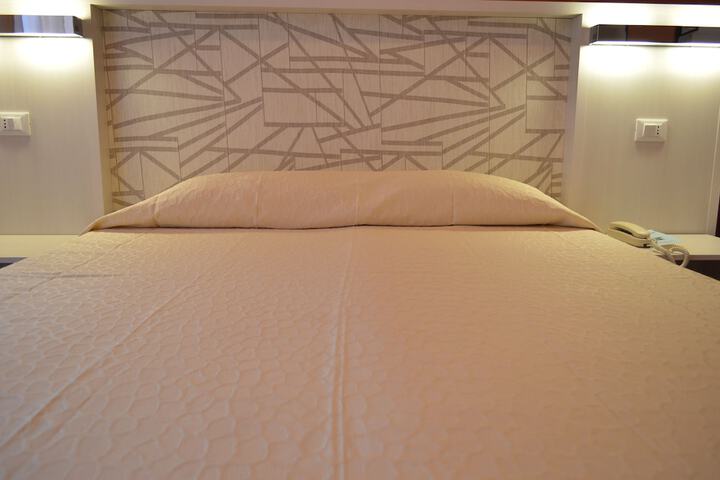 Room 21 of 49