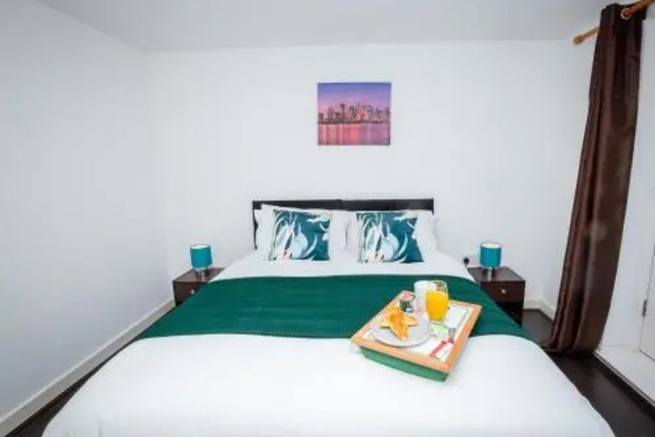 Room 2 of 18