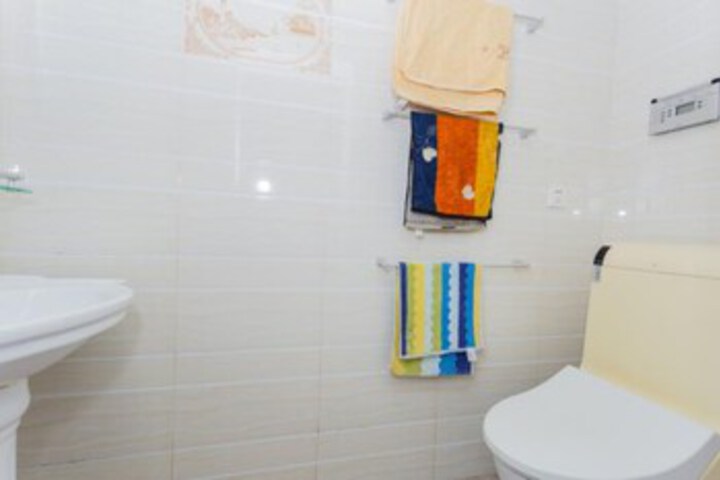 Room 2 of 4