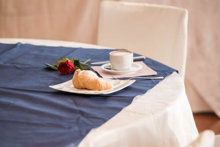 Breakfast/Coffee Service 33 of 47