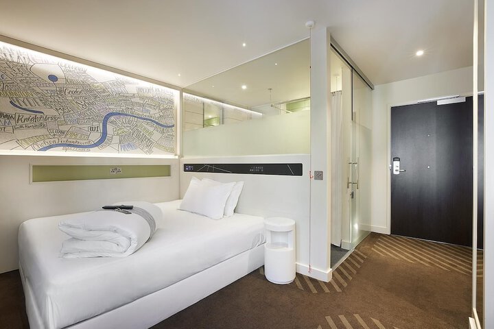 Room 11 of 31