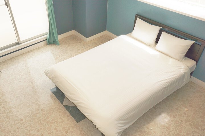 Room 9 of 82