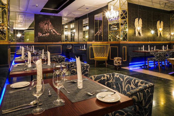 Dining 137 of 272