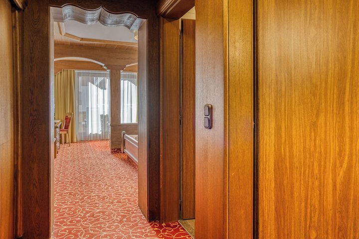 Room 17 of 133