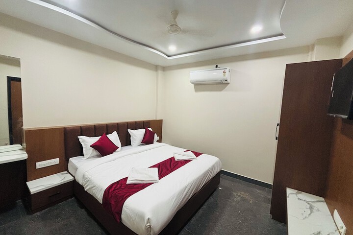 Room 13 of 26