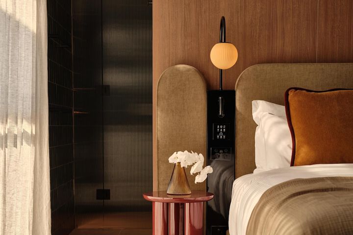 Room 15 of 40