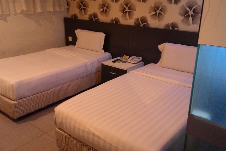 Room 19 of 35