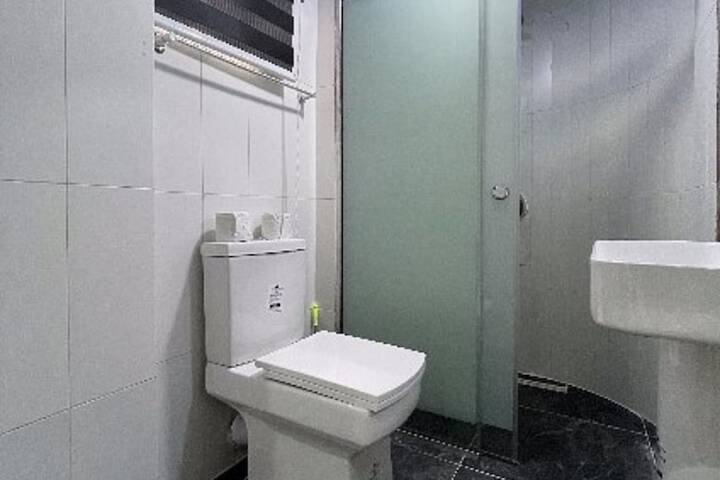 Room 17 of 27