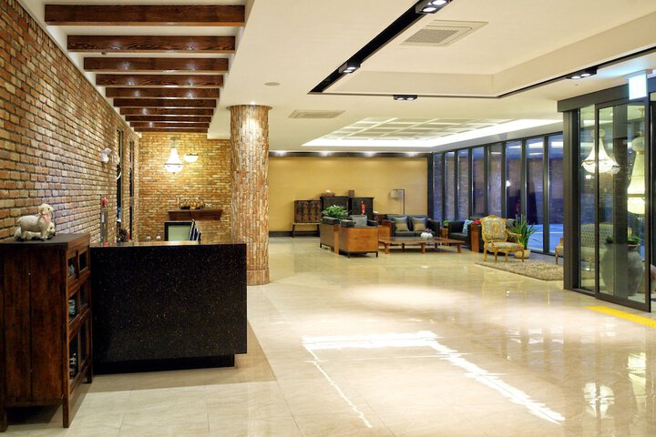 Hotel Interior 8 of 38