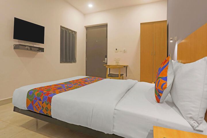 Room 14 of 25