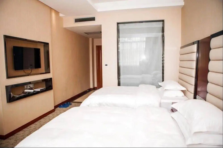 Room 5 of 14
