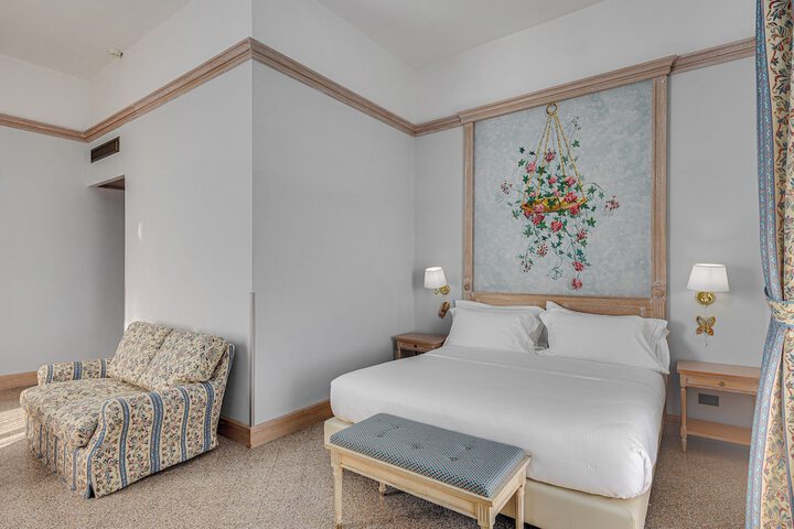 Room 15 of 62