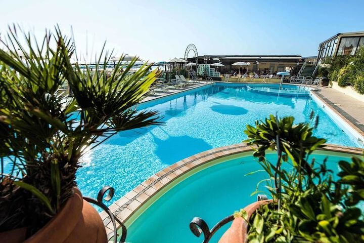 Pools & Facilities