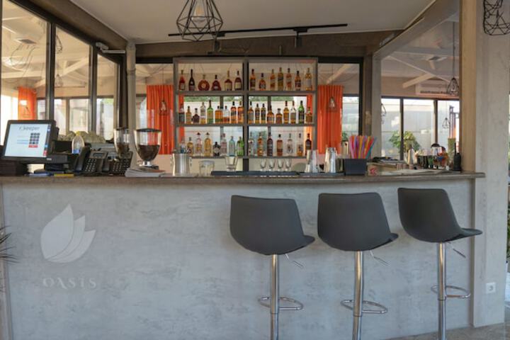 Lounge 54 of 66