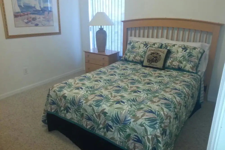 Room 4 of 14