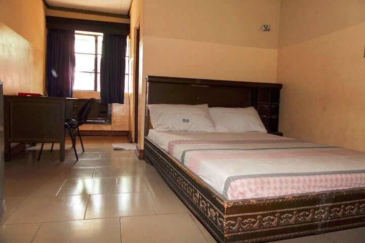 Room 16 of 25