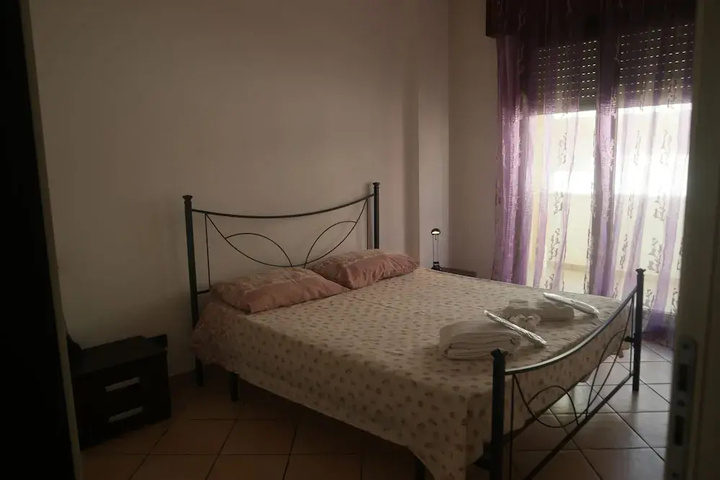 Room 2 of 7